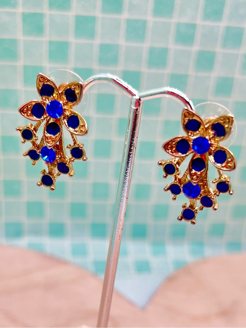 Vintage Sapphire Blue Rhinestone Flower Dangle Earrings Gold Tone Retro Glam